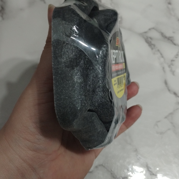 Reptile Feeding Dishes - Picture 3 of 5